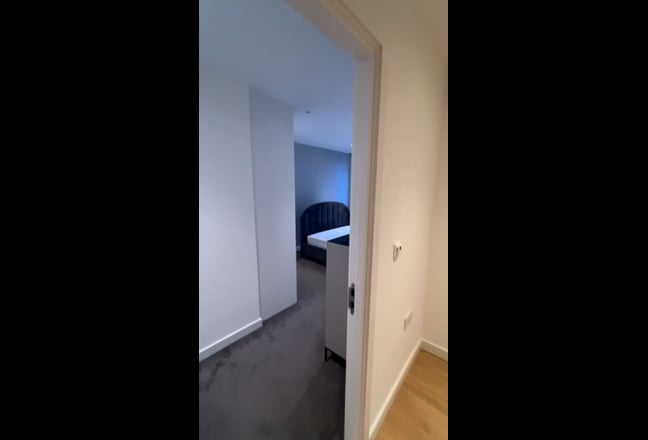 Roomate for our Stratford Flat🏡✨ (November 2025) Main Photo