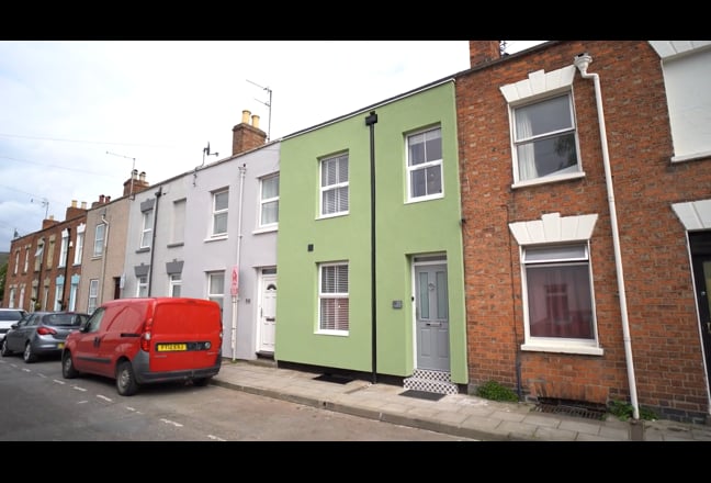 Very Large Luxury Double Bedroom with En-suite Main Photo