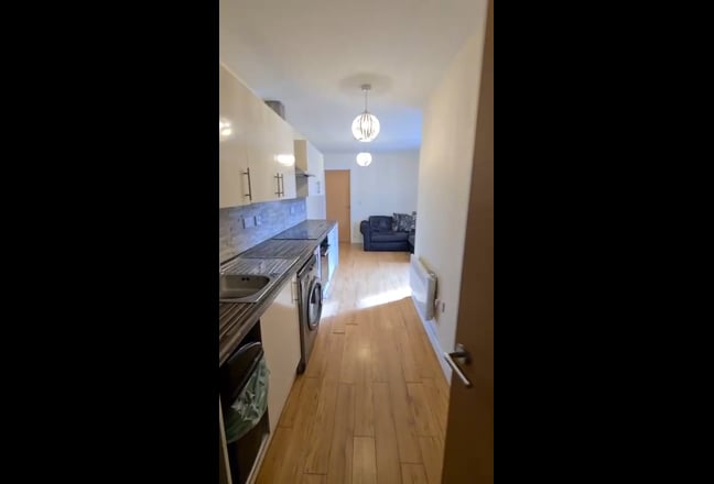 Tenancy takeover of 2 bed flat Main Photo