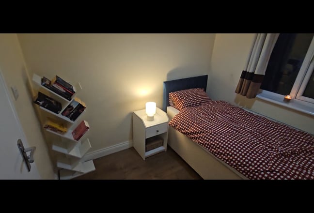 Furnished Bedroom - Northolt UB5  Main Photo