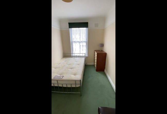 2 x Double rooms in mixed professional share  Main Photo