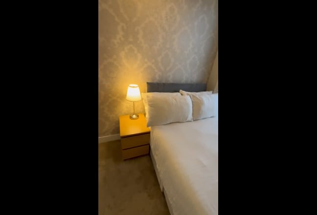 97R1 | Medium Double | All Bills Included  Main Photo