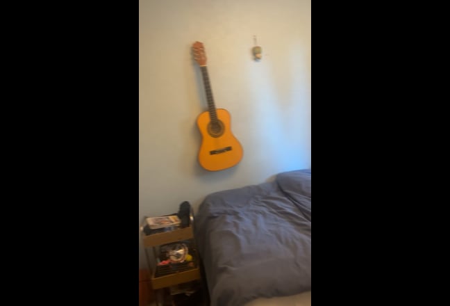 Room available in 2 bedroom house ideal for single Main Photo