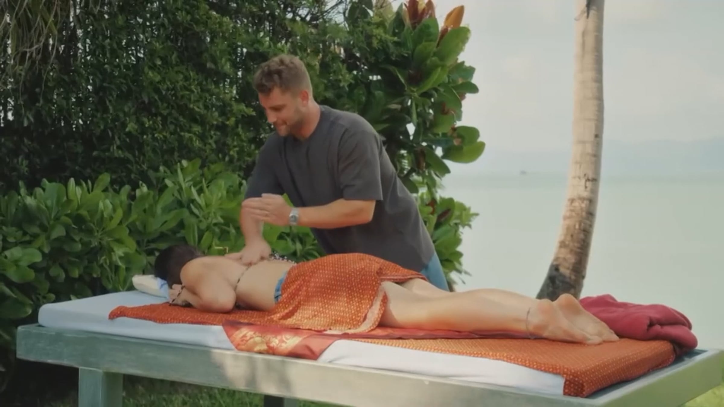 Ashley gives Grace a massage on honeymoon - MAFS UK | Videos & Movies ...