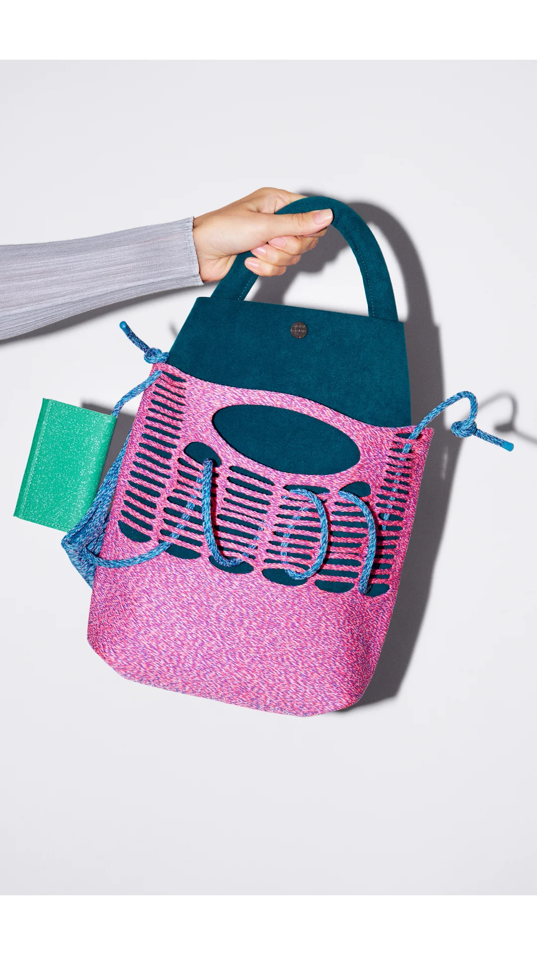 【超特価】年中使える！イッセイミヤケ me Greetings! me COLORS 「ミー イッセイ ミヤケ」の選べる新色