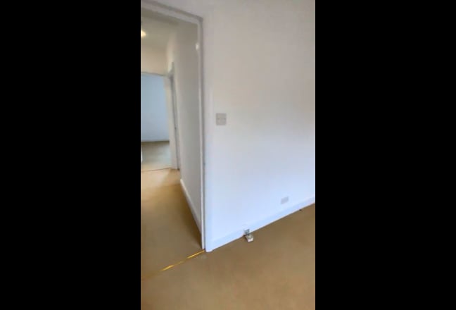 Bright and spacious 2 Bedroom Flat on Fordwych Rd Main Photo