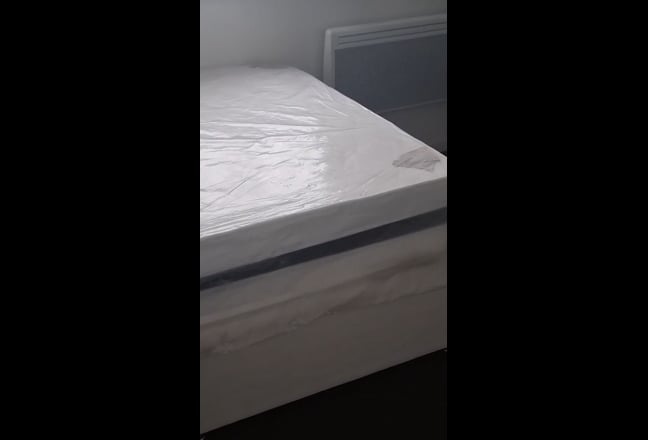 1 double sized studio flat £995 Main Photo