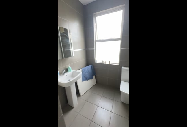 Double Room - 2 Kitchens & 2 Bathrooms Main Photo