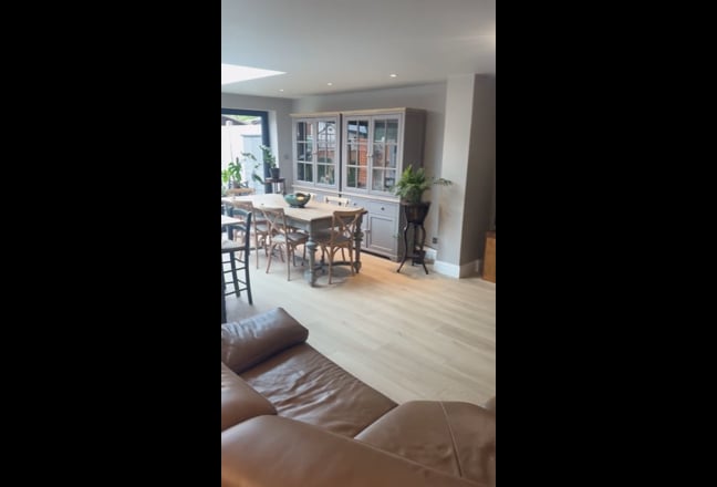 Luxury Room in Restored Five Bedroom House Main Photo