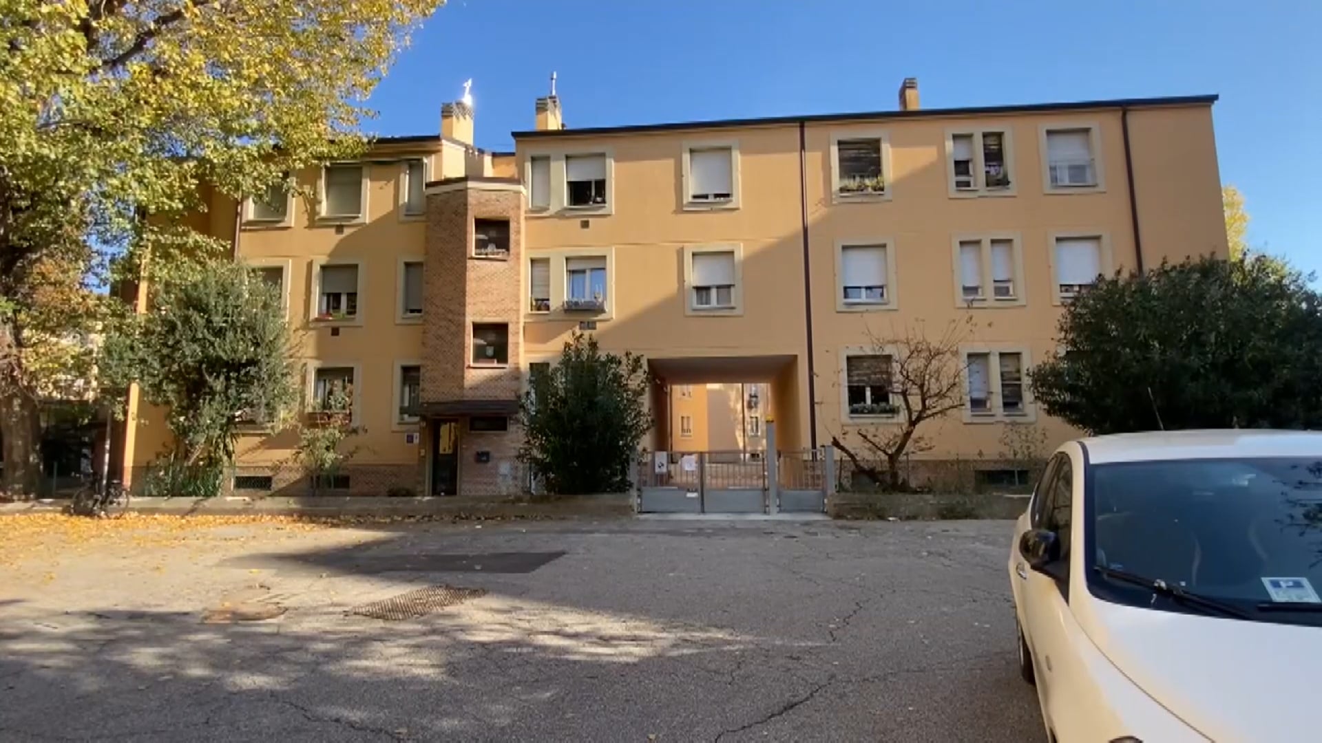 Inquilini spaventati in uno stabile Acer in piazzetta Carlo Musi, quartiere San Donato