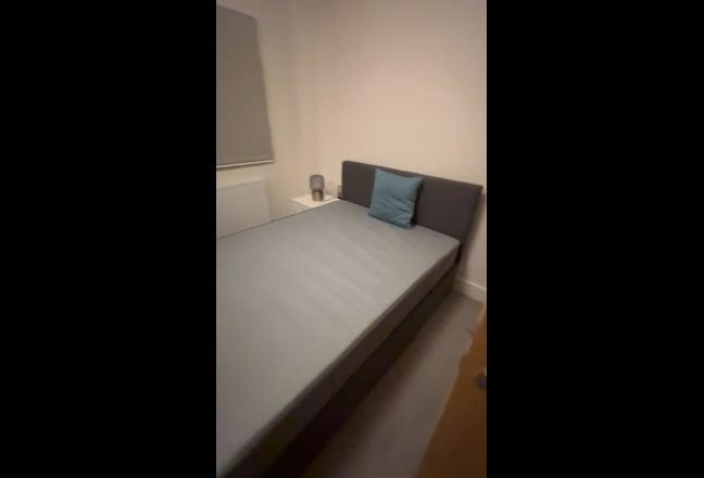 1 Double bedroom furnished  garden room  Main Photo