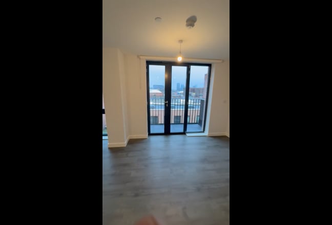 Double room in brand New flat near city centre! Main Photo