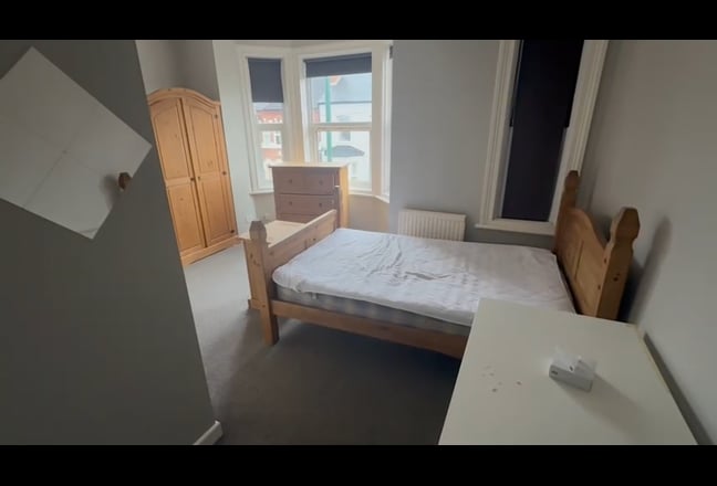 *£100 Cashback* Furnished Room, On Tramline 🏡 Main Photo