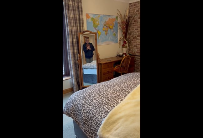 Double room at the front of house , sunny mornings Main Photo