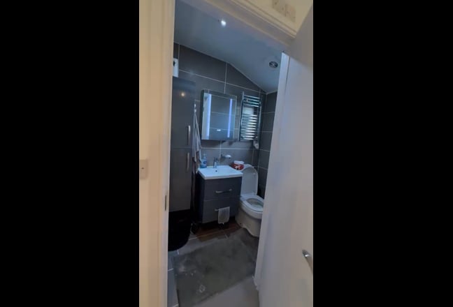 Studio with seperate Kitchen Own Private Garden  Main Photo