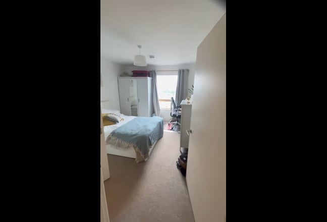 En suite room available in stunning flat Main Photo