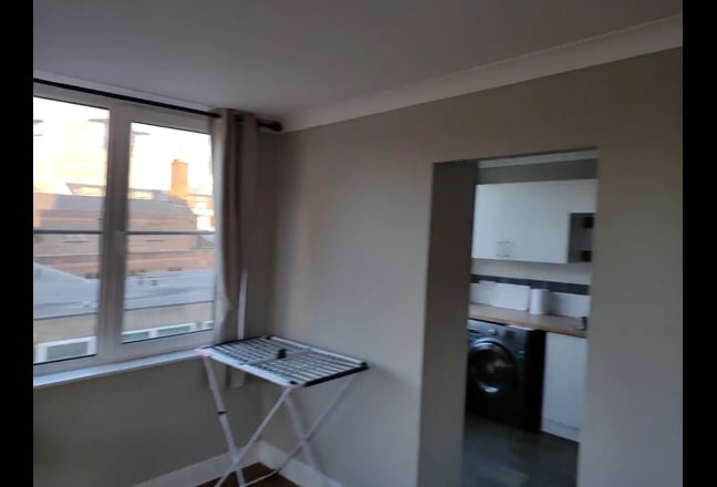 Double in large Limehouse flat Main Photo