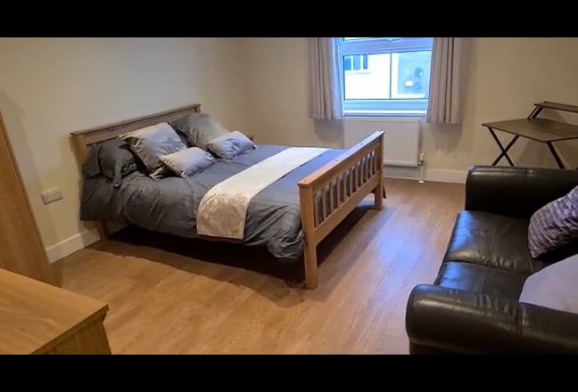 2 Mins Walk Bedford Place, Ensuite. All Bills Incl Main Photo
