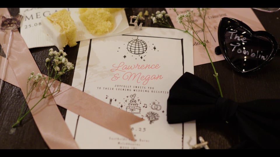 A Perfect Summer Setting at Eastfield Farm Barns | Megan and Lawrence