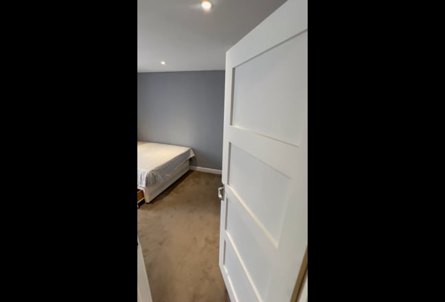 A Furnished Double & Single Room Available Main Photo