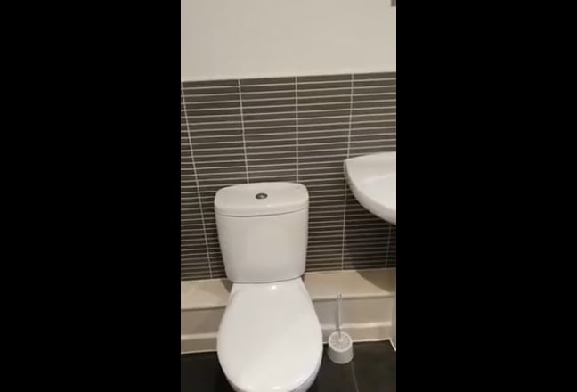  Double Ensuite  room in Hampton  Main Photo