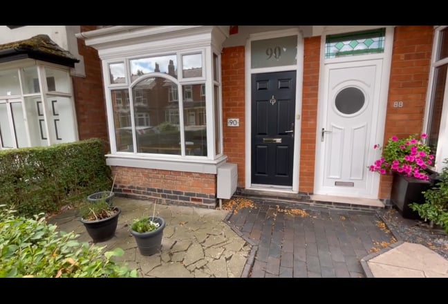 Excellent House and Perfect  Location. 6 Bed House Main Photo