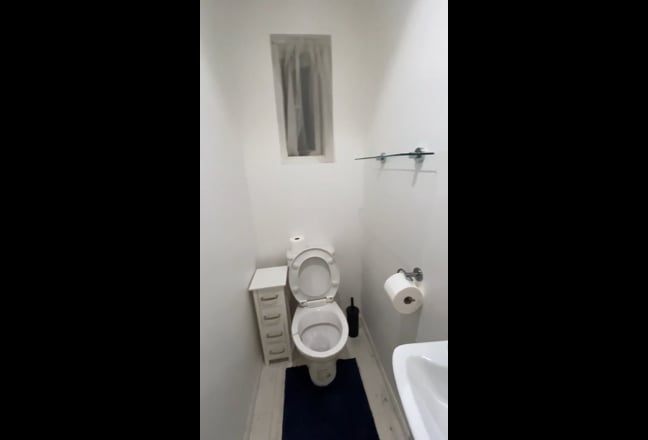 £1,200 & £900 (open to offers) double, bills incl. Main Photo