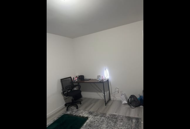 Large room available  Main Photo