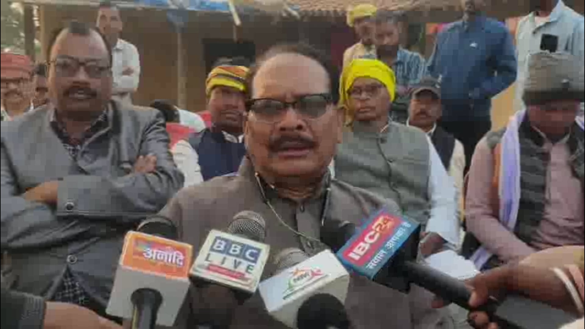  पूर्व विधायक व मंत्री डॉ.प्रेमसाय सिंह  टेकाम  ने विधायक शकुंतला सिंह पोर्ते के जाती प्रमाण पत्र को बताया फर्जी।