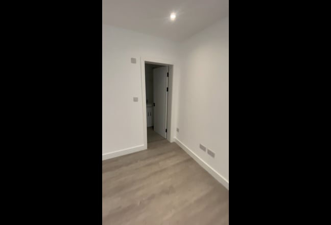 Studio flat in NW9 Main Photo