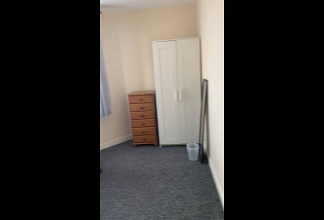 Room availability in Winton  Main Photo