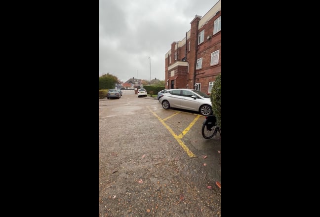 Ground Floor 3-Bedroom Flat for Rent  Main Photo