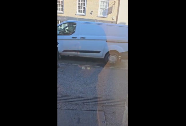 Spacious double room in a heart ❤️ of Witney  Main Photo