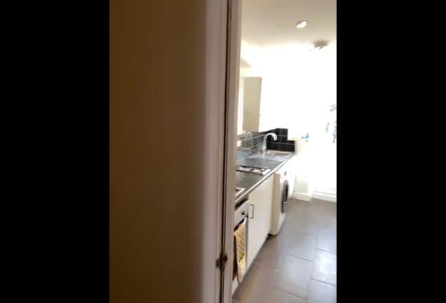 Large Ensuite Rooms £850 Pcm Bills Incl Main Photo