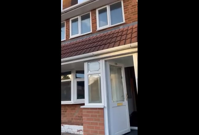 Spacious Rooms Available in B33 Female Only Main Photo