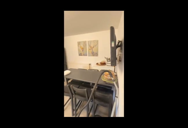 Double | Bills Inc | Overground+Jubilee | Cleaner Main Photo