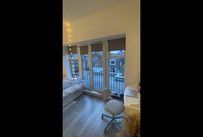 Lovely Double Room Avaliable in Hammersmith  Main Photo