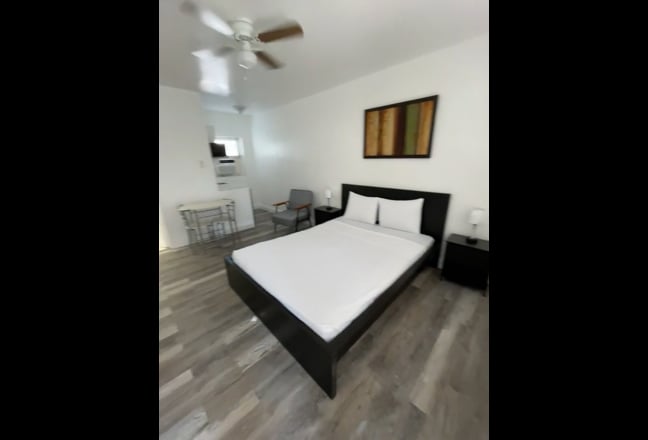 Studio walking distancing  from the beach!!!!  Main Photo