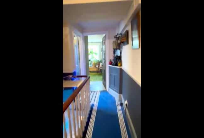 Large Double Room in Chilled and Arty House N16 Main Photo