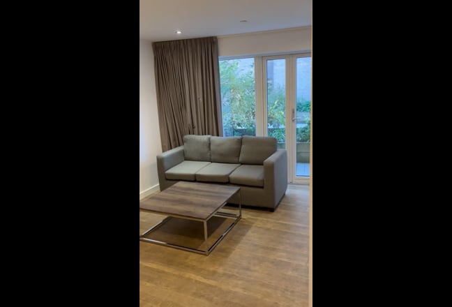 2 Rooms in Modern Flat (£670each) Main Photo