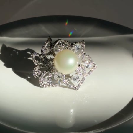 10MM PEARL CENTER IN DELICATE FLOWER - EF977P/PRL/CZ