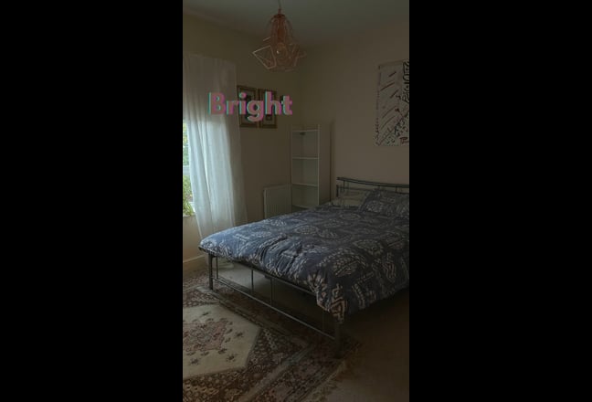 A delightful double room in a peaceful  home  Main Photo