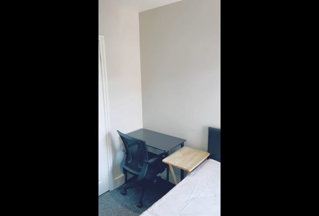 📍 Modern Double Ensuite Room 📍'RG1 ' Prime Town  Main Photo