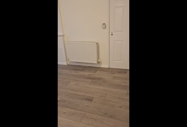 Double room shared  large house maidstone  Main Photo