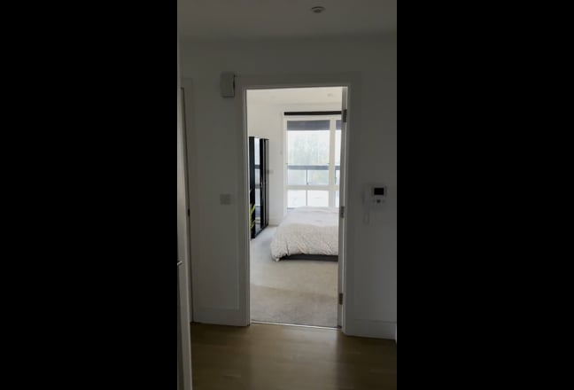 En-suite Double Room in New Stunning Flat Main Photo