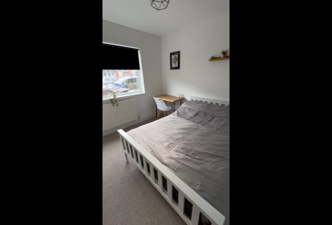 New property  with double ensuite rooms  bills Inc Main Photo
