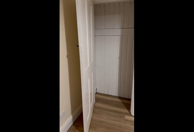 Furnished Double Room in Epsom/Ewell Main Photo