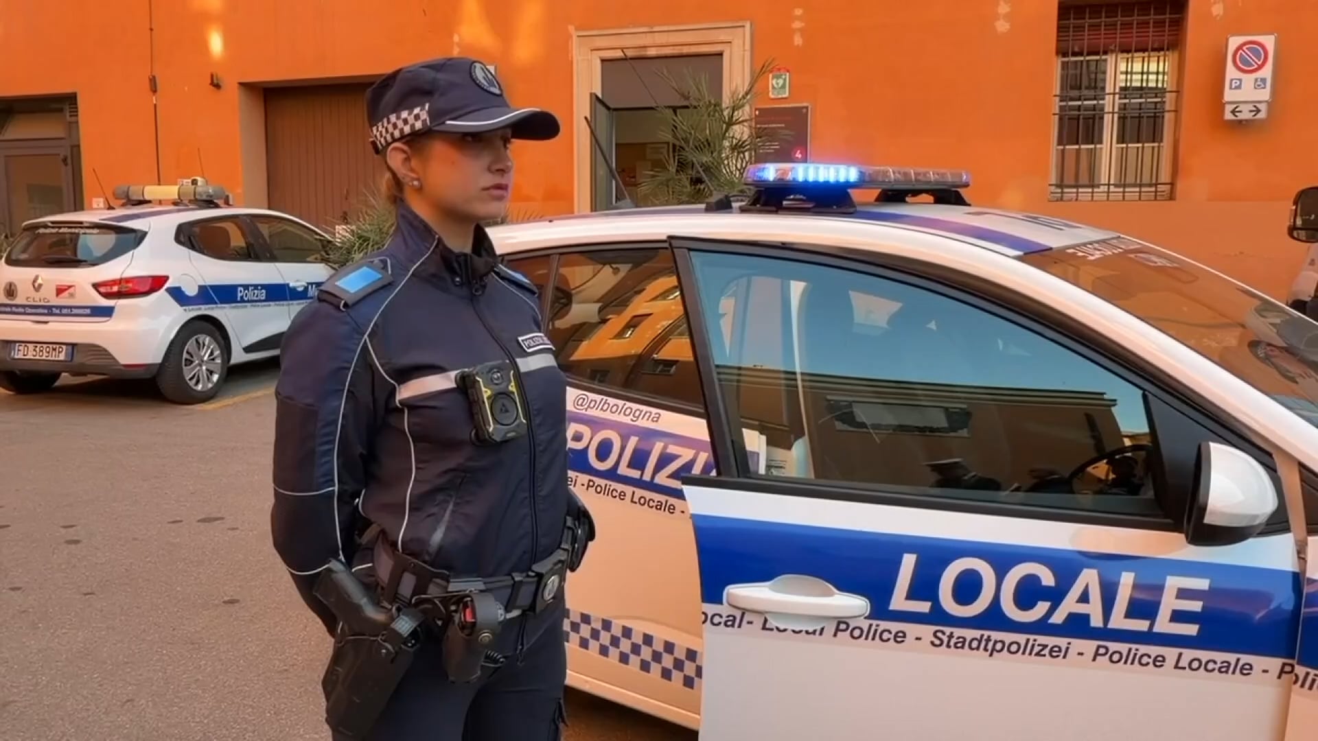 Polizia locale, il comune di Bologna: “Bodycam sì, taser no”