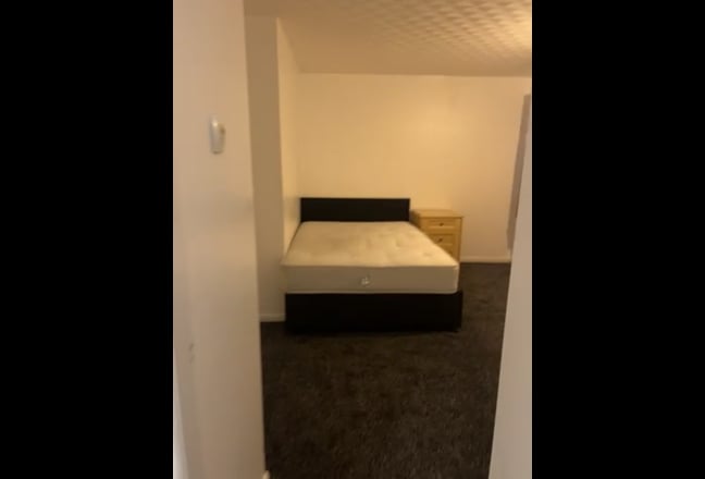 Attractive / Value-Focused Main Photo