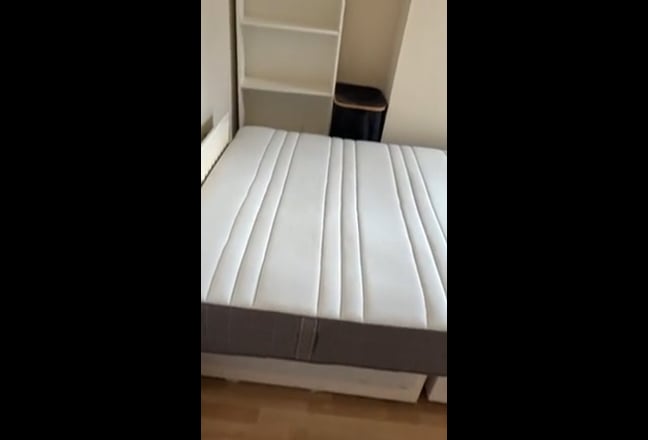 Double room next to Charlton station se7  Main Photo